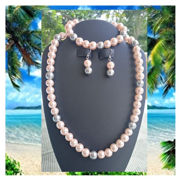 Pearly - Picture 1 of 1